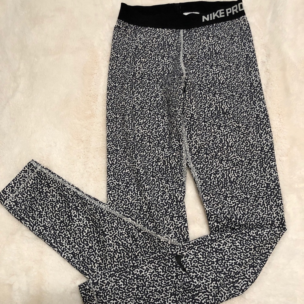 Nike pro workout leggings